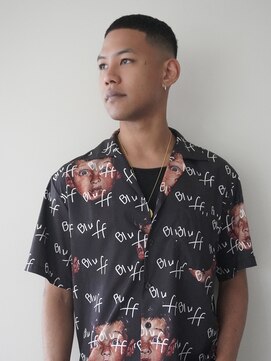 ランプ 代官山(the lamp) フェードツーブロック黒髪ショートクロップスタイル