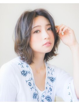 【aura/佐世保市】似合わせカットうる艶髪ミディー