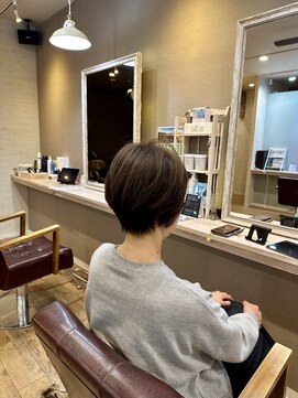 ヘアーメイクロージー 八軒店 (HAIR MAKE ROSY) 後頭部ふんわり大人ショートボブ&ステップボーンカット