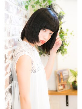グラスヘア(Grous hair) 【Grous Hair】暗髪で前髪マッシュがかわいい前下がりボブ