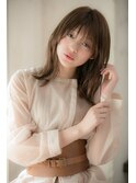 大人かわいい 小顔 外ハネ ミディアムレイヤー 表参道