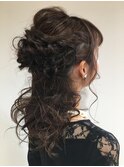 大人フェミニンなイメージのハーフアップ♪