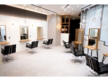 アグ ヘアー ファムー 佐世保2号店(Agu hair fameux)