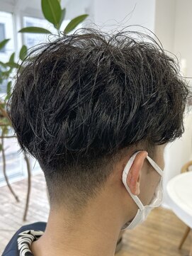 ヘッズ 本八幡店(HEADS) MEN'S HAIR  センターパート　ツイストスパイラル　コンマヘア