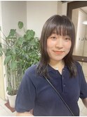 黒髪ミディアムレイヤー