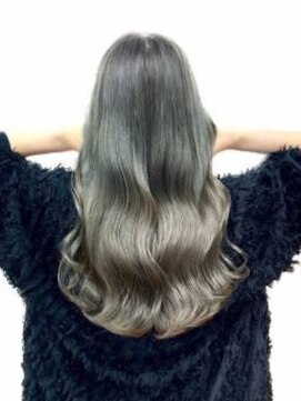 クレドガーデン 西新井店(CRED GARDEN) 大人可愛い20代30代40代イルミナカラー/艶髪シルバー