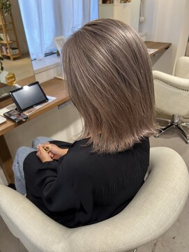 ココルアナ(coco luana) シルバーベージュ/ハイトーン/ダブルカラー/ケアブリーチ