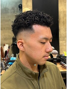 ビンゴ(BINGO) 1499黒髪束間アップバングツーブロック刈り上げバーバーフェード