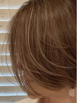 ネオフィリア 下井草店(NEO PHILIA)の写真/気になる白髪もしっかりカバー！白髪が伸びてきても気になりずらい立体感のあるスタイルを叶えます◎