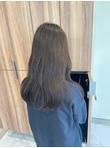 <入佐ひなの>ゆるふわロングの透明感たっぷりオリーブベージュ