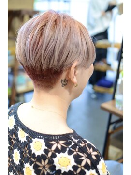 ポタム 東中野(potamu) 刈り上げショートのデザインカラー