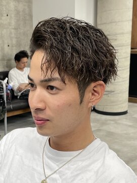 イーラ(era) ツイストスパイラルパーマハーフバック