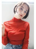 美髪外ハネボブホワイトブロンド柔らかニュアンスミニボブ