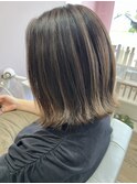 カットカラーハイライトベージュミディアム外ハネ春日井市