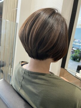 ローズヒップ(ROSE HIP) 冬カラー×前髪なしショート