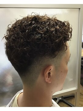 ネクサスアンドコー 浦安店(NEXUS&Co.) フェード×スパイラルパーマ【浦安】<理容室><メンズ>