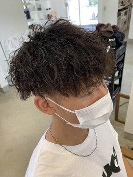 エヌ(Nn) ショートツイストパーマ