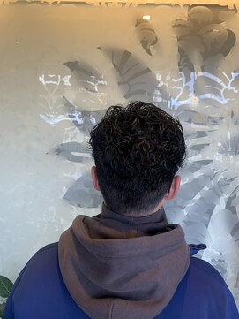 エディット アンド 緑地(Edit&) 20代/30代/40代/50代／大人のメンズパーマスタイル