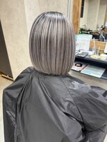 サニー 渋谷(SUNNY)&nbsp;バレイヤージュ、ハイライト、レイヤーロング、グレーベージュ