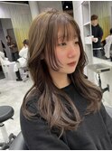 明るめベージュ　レイヤーカット　姫カット