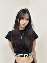 ロムーク 表参道(LOMKH)&nbsp;ミディアムレイヤーロングレイヤーカット顔周りブラウンベージュ