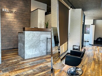 ベルシック(BELCHIC)の写真/20時まで営業しているため、仕事帰りでも気軽に訪問できます♪髪型に悩むメンズにもオススメです◎