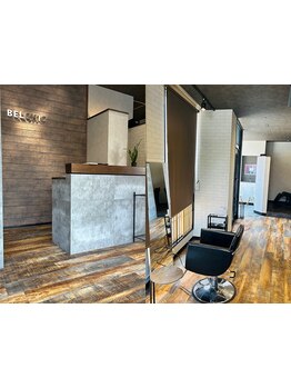 20時まで営業しているため、仕事帰りでも気軽に訪問できます♪髪型に悩むメンズにもオススメです◎