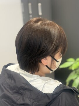 オリーブベージュ