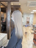 モアムー(Moremuu)&nbsp;【Makoto】ハイトーンロング ホワイトベージュ