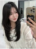 ブルーブラックで艶感のあるレイヤーカット