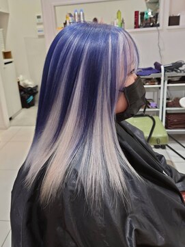 ロンドネートゥル 新潟(Lond naitre) 残留しないネイビーブルー×ハッシュレイヤーカット