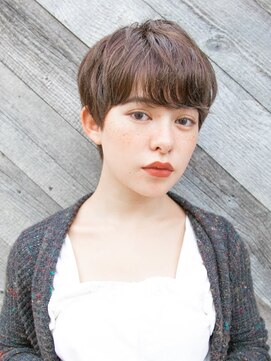 ルティア(Lutia) マッシュショート ボブ 厚めバング