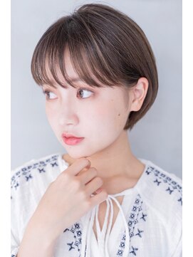 エース (ACE) ACE耳掛けくびれショート×アッシュブラウン横浜
