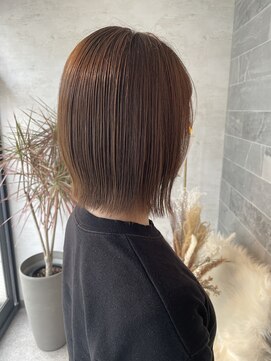 ジル アンク(Jill ankh) 《Jill ankh姫路駅前》シルバーアッシュ　外ハネボブ