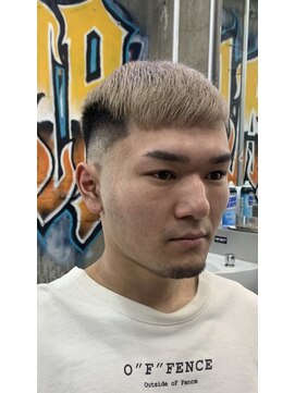 チルチェア 中野店(CHILL CHAIR) クロップ+ハイトーンカラー <中野> <理容室> <バーバー>