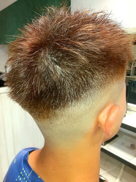 フュゼ(fusee) スキンフェードのVショート