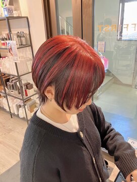 コワファーストナガサキシャンプーボーイ(COIFF1RST NAGASAKI SHAMPOO BOY) 長崎美容室 アウターカラー レッド