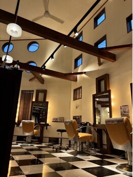 フリークスヘアメイクスタジオ(Freaks hair make studio)の写真/6席だけのプライベート空間で、周りを気にせずゆったり寛げる♪癒しのひとときをお過ごしください◇