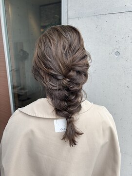 アチーブ ヘア デザイン(achieve hair design) お呼ばれヘア まとめ髪 網おろしアレンジ ミディアムロング