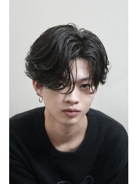 ピア ヤクイン(Pia Yakuin) フェザーパーマ