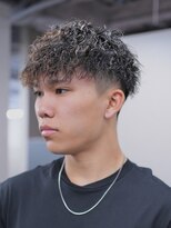 スラッシュ(SLASH)&nbsp;ツイストスパイラル/スパイラルパーマ/波巻きパーマ/姫路