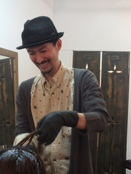 ノスヘアーサロン(NOS HAIR SALON)の写真/経験豊富なスタイリストが、一人一人のお客様としっかり向き合い、理想のスタイルを叶えます◇