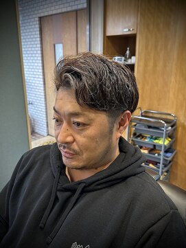 レオヘアワークス(LEO HAIR WORKS) メッシュ新潟　新潟ブリーチ　メンズサロン　新潟市中央区床屋