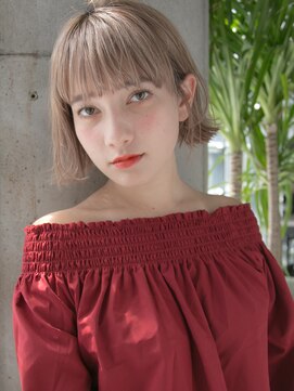 リリアン 青山(relian) ハイトーンアッシュで外国人風ヘアに☆