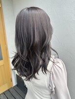 ハチ(hachi)&nbsp;抜け感暗髪アッシュカラー透明感カラーサラツヤ髪10代20代