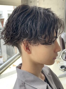 フィフス 栄(fifth) 波巻きスパイラルパーマセンターパートツーブロックメンズパーマ