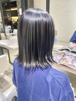 ゼンコー キチジョウジ シェール(ZENKO KICHIJOJI chere) アンブレラカラー/グレージュ/細めハイライト/ブルーカラー/20代