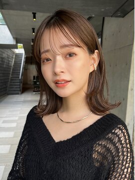 ガーデンヨコハマ(GARDEN YOKOHAMA) ミディアムレイヤーカットワンカール外ハネ小顔カットベージュ