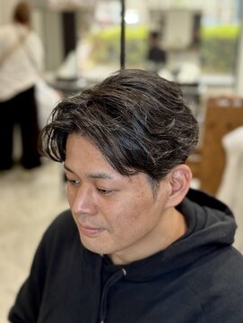 クセを活かしたフェザーパーマ