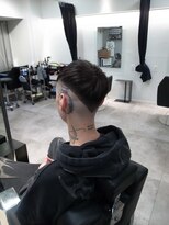 イントロバイフィーネ 渋谷(INTRO . by Fi-Ne)&nbsp;バーバーラインアートスキンフェード/渋谷/代々木